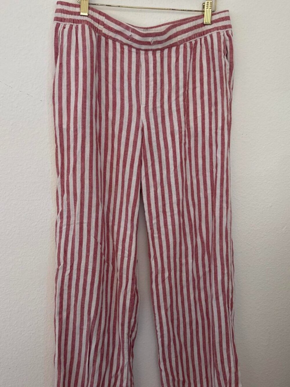 Old Navy red/white striped pants in a M
